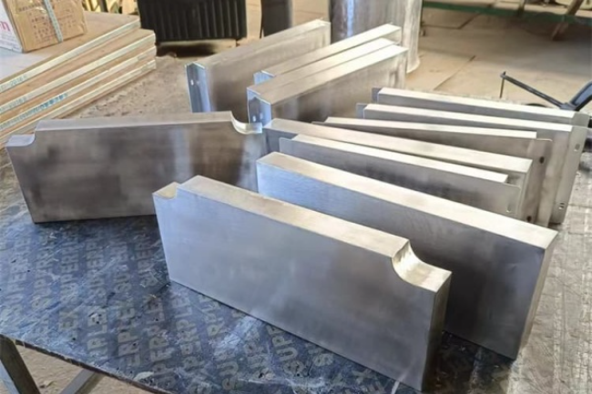 本溪不锈钢包铅件